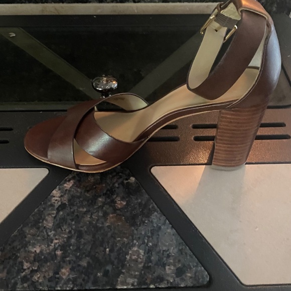 Ann Taylor Brown All Leather Gigi Block Heel Slingback Heel Women 9M - Picture 7 of 9